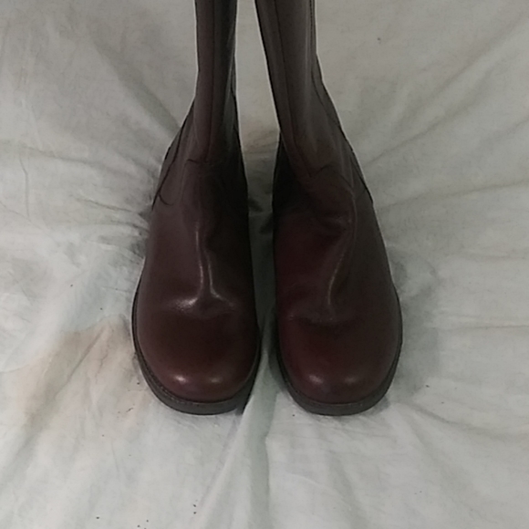 EUC Ugg Tall Leather Boots- Warm & Waterproof - Picture 8 of 8